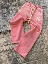 Load image into Gallery viewer, NY Is Eyeconic Sweatpants
